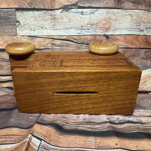 Vtg 1979 Toystalgia Rolling Wooden Coin Bank Toy Chain Link Fence Manufacturers - Picture 6 of 10